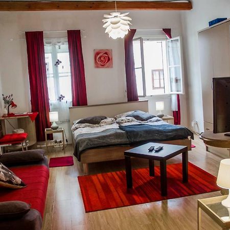 Rooms&Apartment Veral-KA Karlovac Buitenkant foto