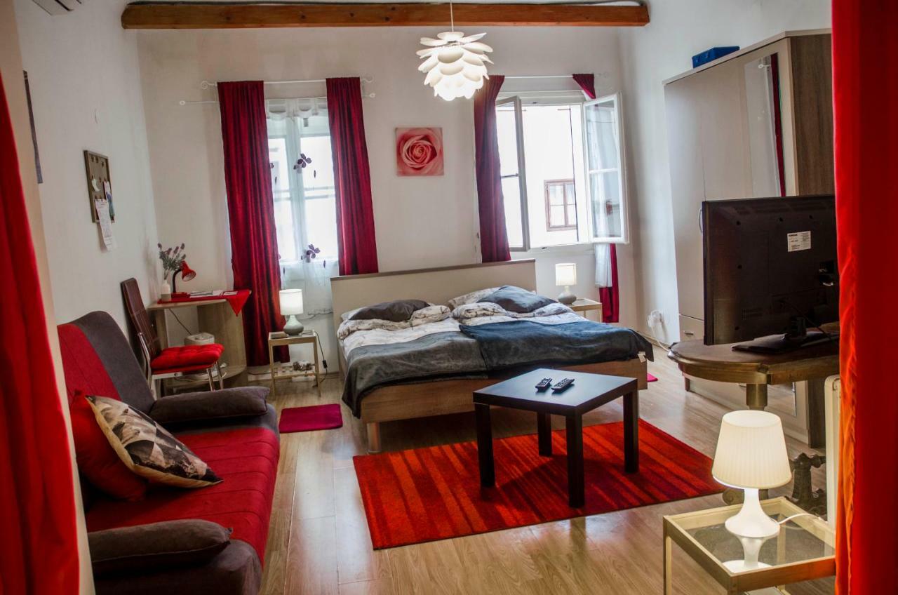 Rooms&Apartment Veral-KA Karlovac Buitenkant foto