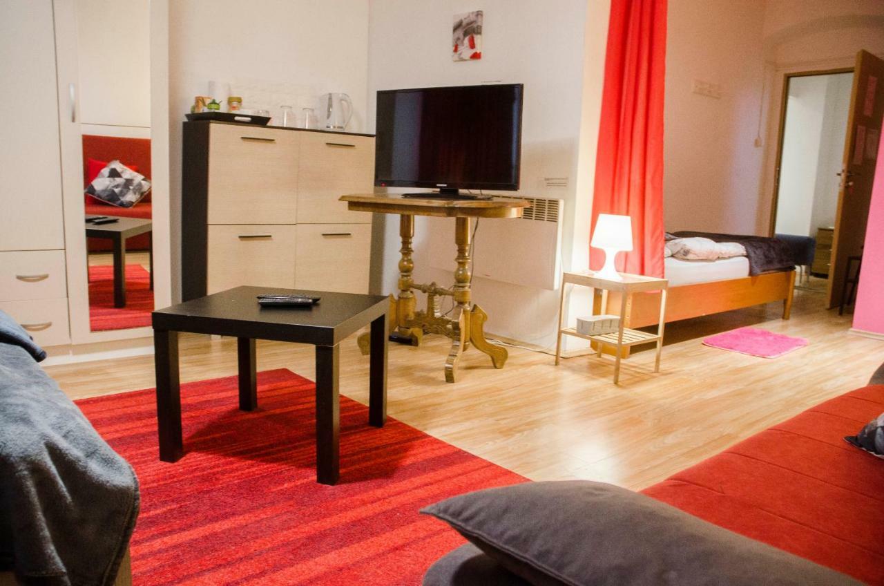 Rooms&Apartment Veral-KA Karlovac Buitenkant foto